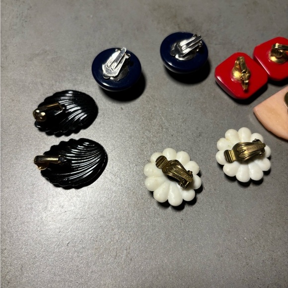 Mixed Sets of Colorful Vintage Clip-on Earrings - Picture 10 of 13
